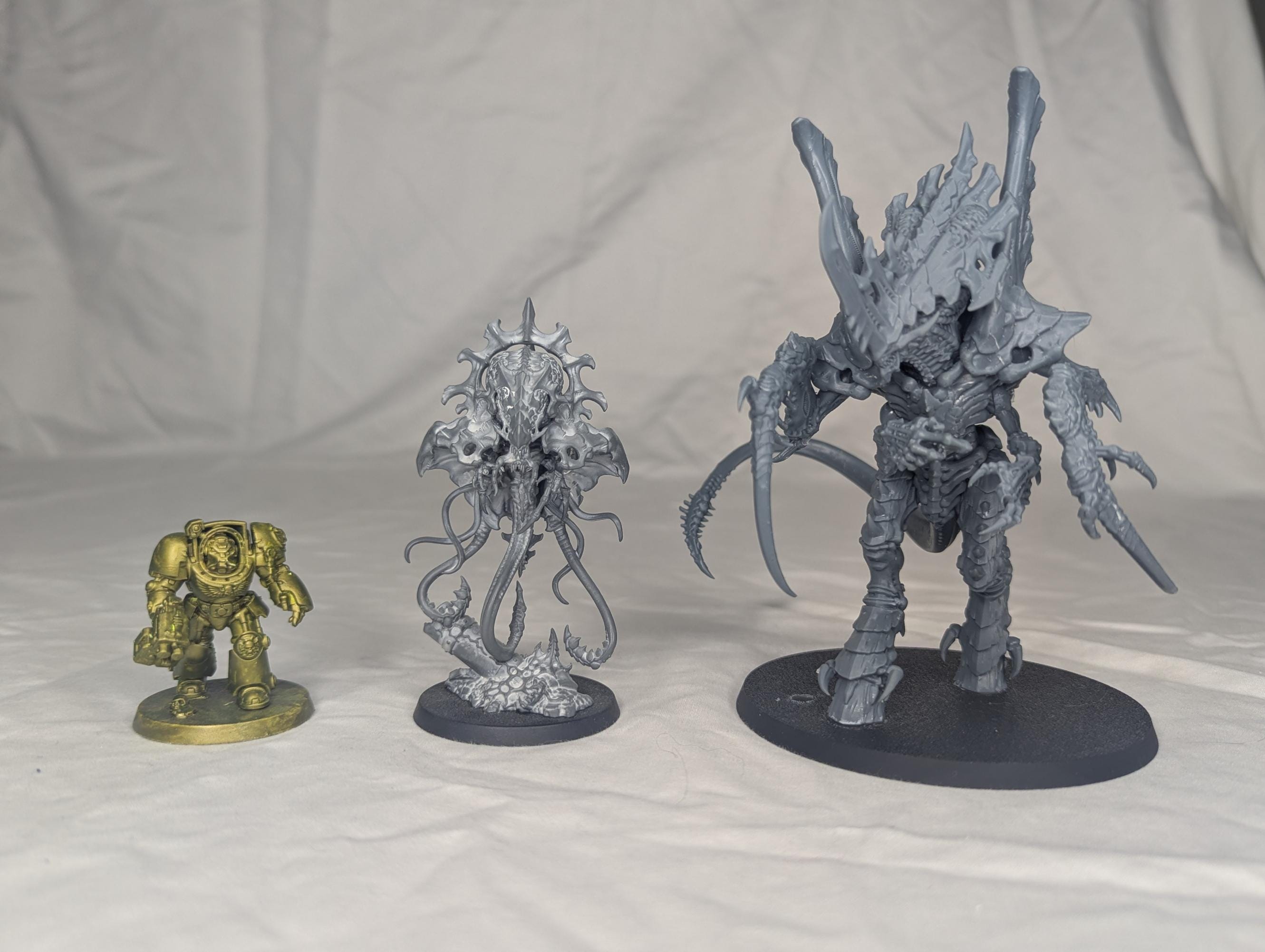 Hive Emissary | Resin Multipart Miniature Kit | 32mm Scale Wargaming Model 40K Proxy